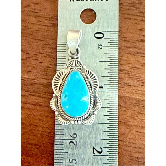 New Sterling Silver Turquoise Oval Pendant Necklace Southwestern Artisan Jewelry - Picture 3 of 5
